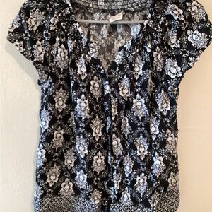 Faded Glory Black and White Floral Blouse